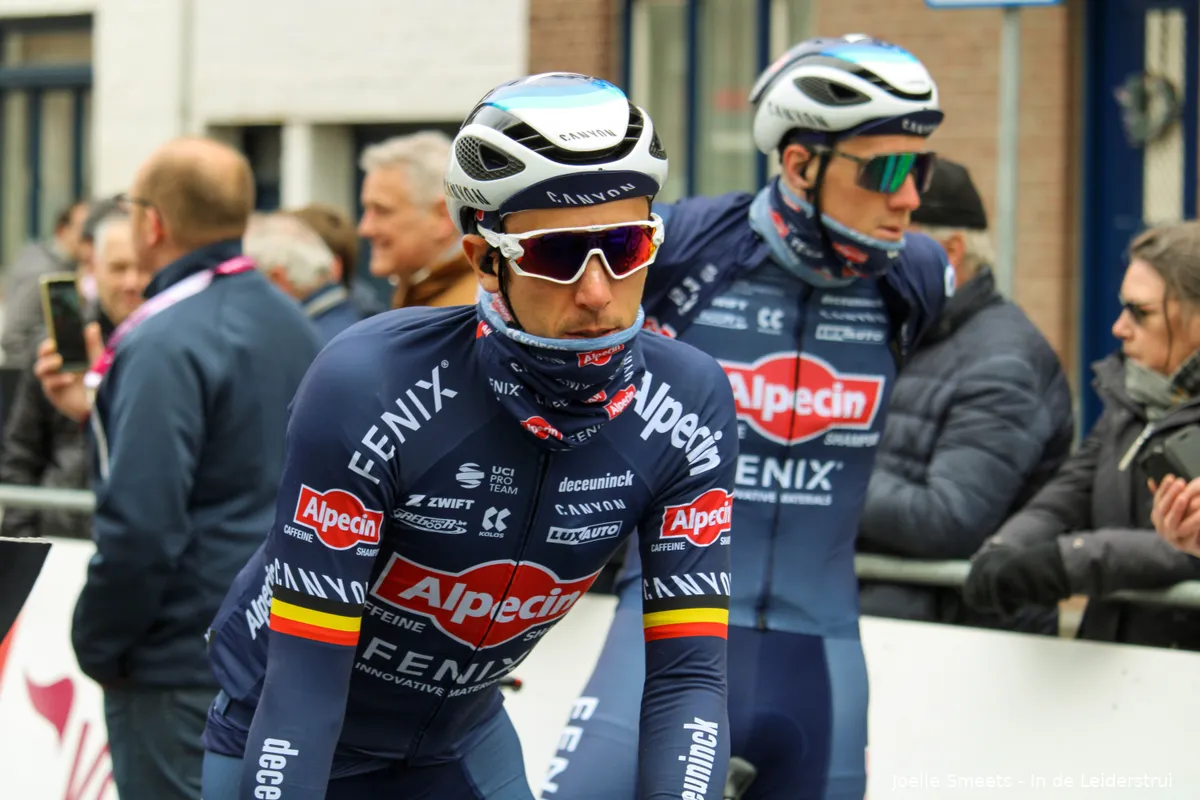 Alpecin-Deceuninck heerst in Textielprijs: De Bondt wint, Nederlander Bax mee op het podium