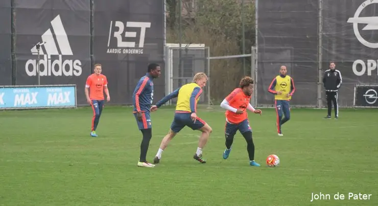 Slechts elf spelers op dinsdagtraining