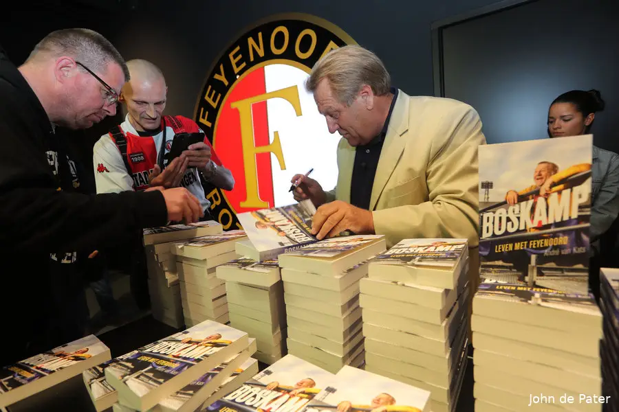 Boek Boskamp in trek bij opening Fanshop