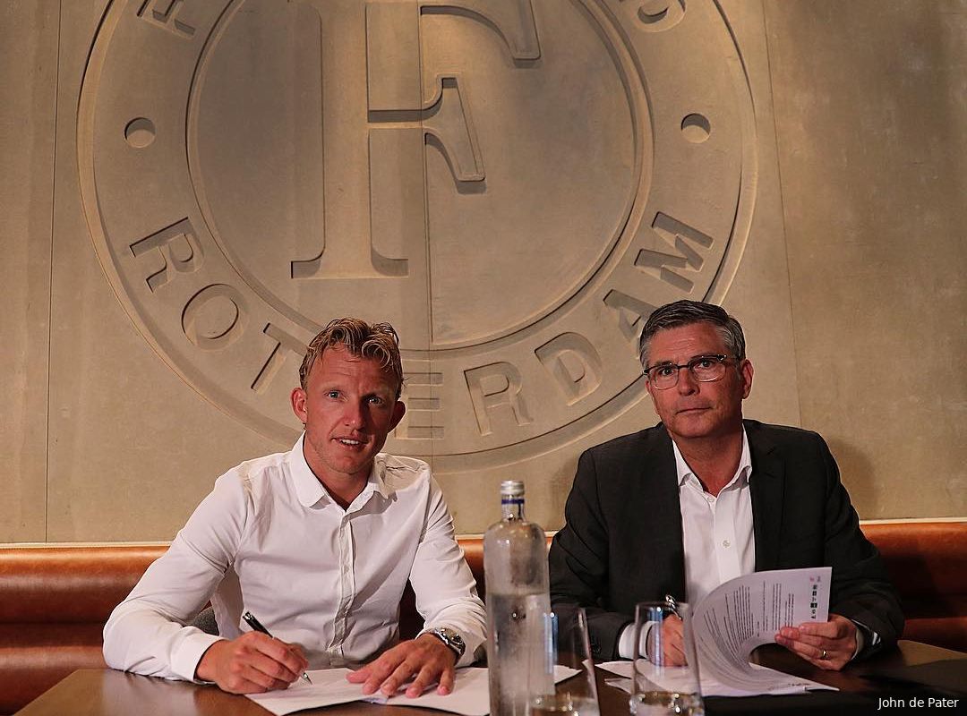 Kuyt zet handtekening onder nieuw contract bij Feyenoord