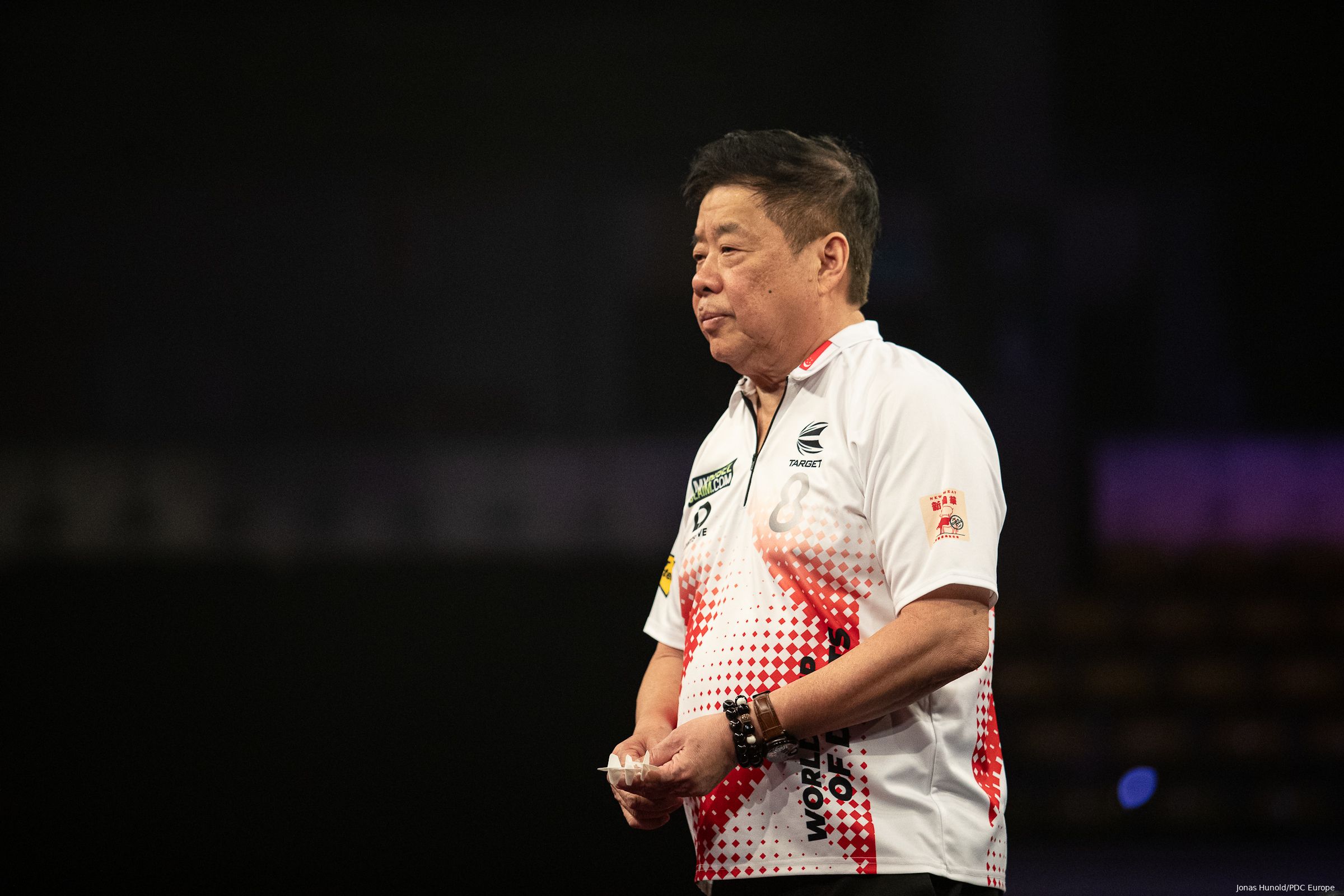 Paul Lim im Shirt Singapurs beim Word Cup of Darts<br>