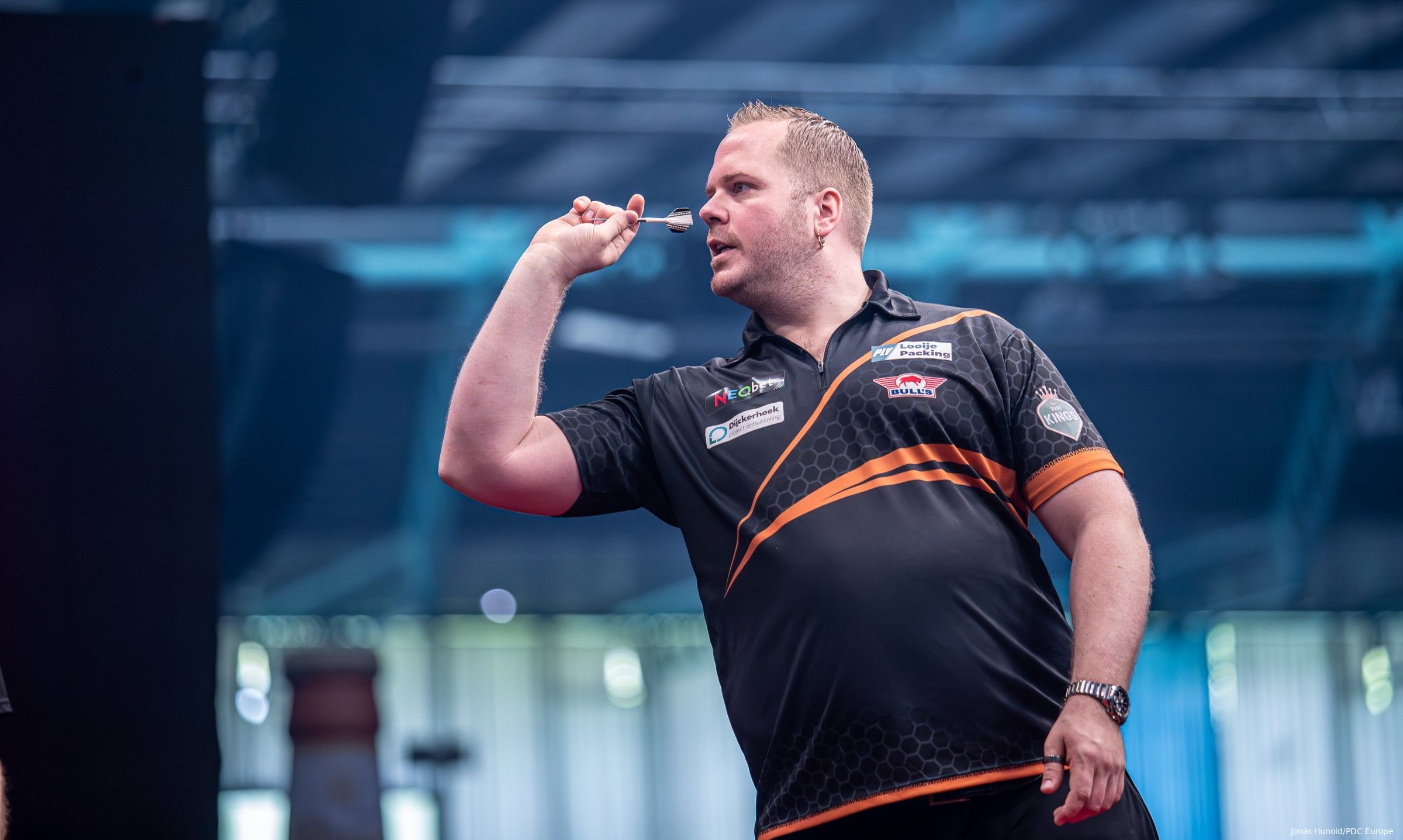 Dirk van Duijvenbode gewinnt nach vier Siegen die Mannheim Darts Gala