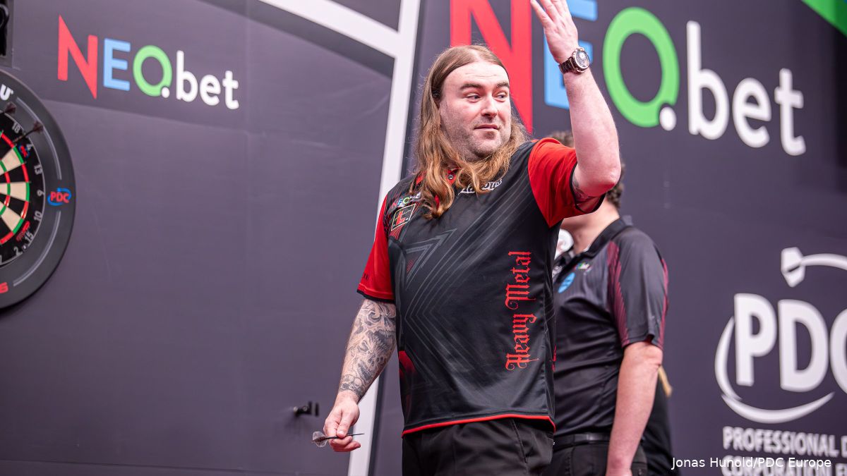 Ryan Searle and Madars Razma through deciding legs as final session set