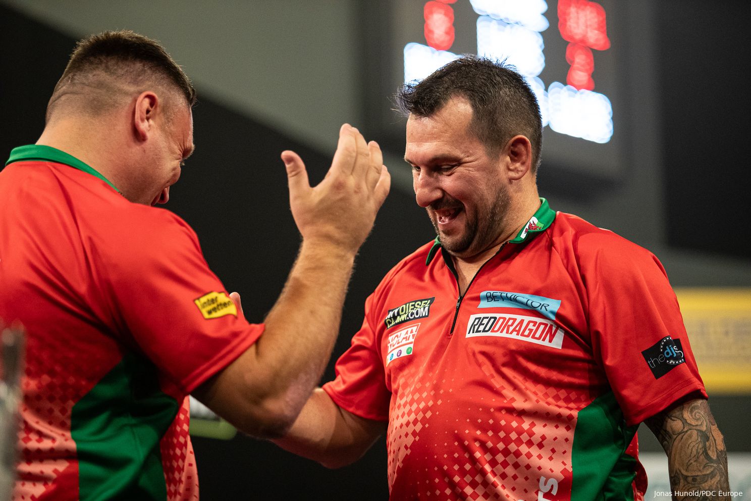''The heat in Frankfurt is ridiculous'' - Jonny Clayton fears conditions in venue at World Cup of Darts
