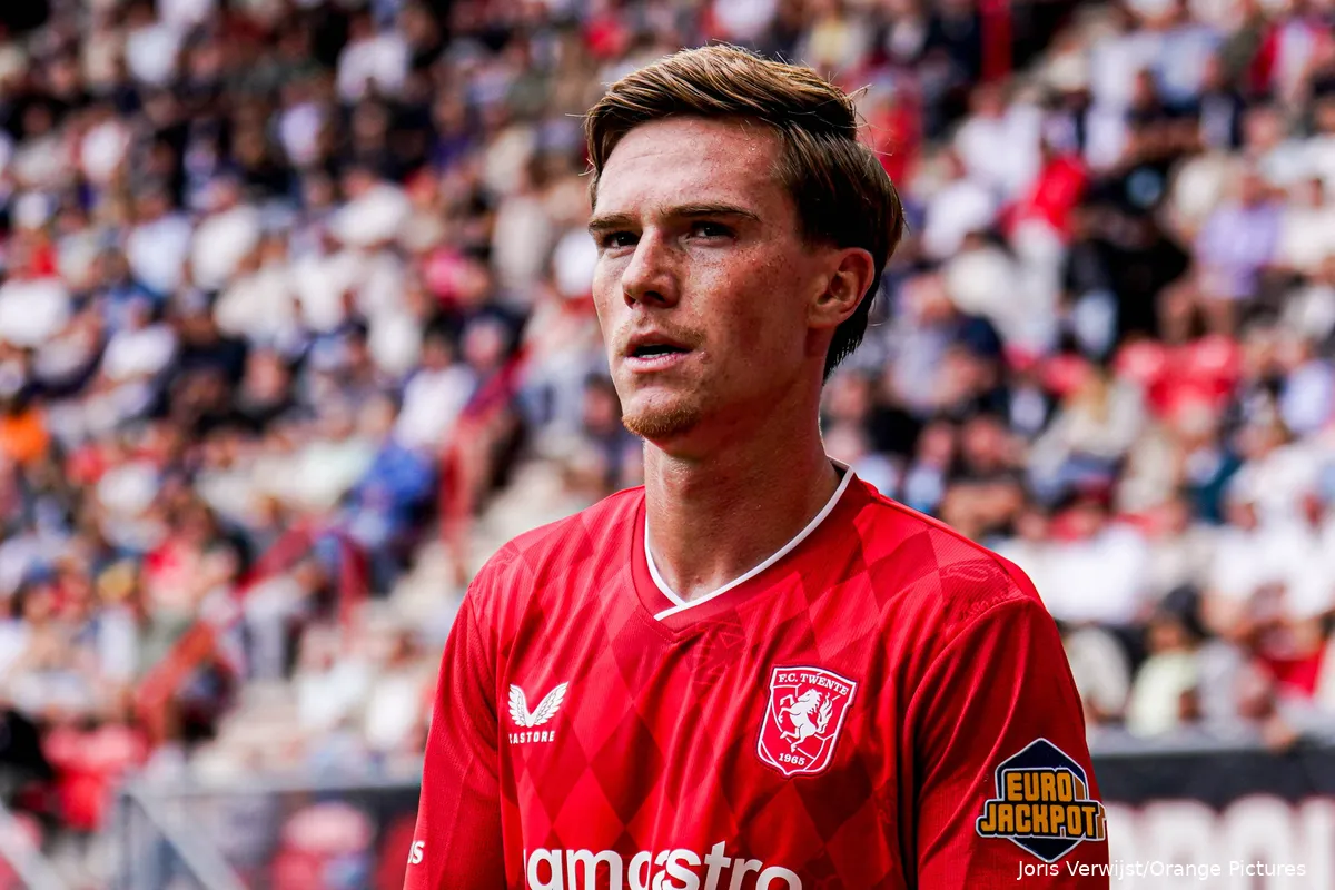 daan-rots-twente-psv-2025-close-up