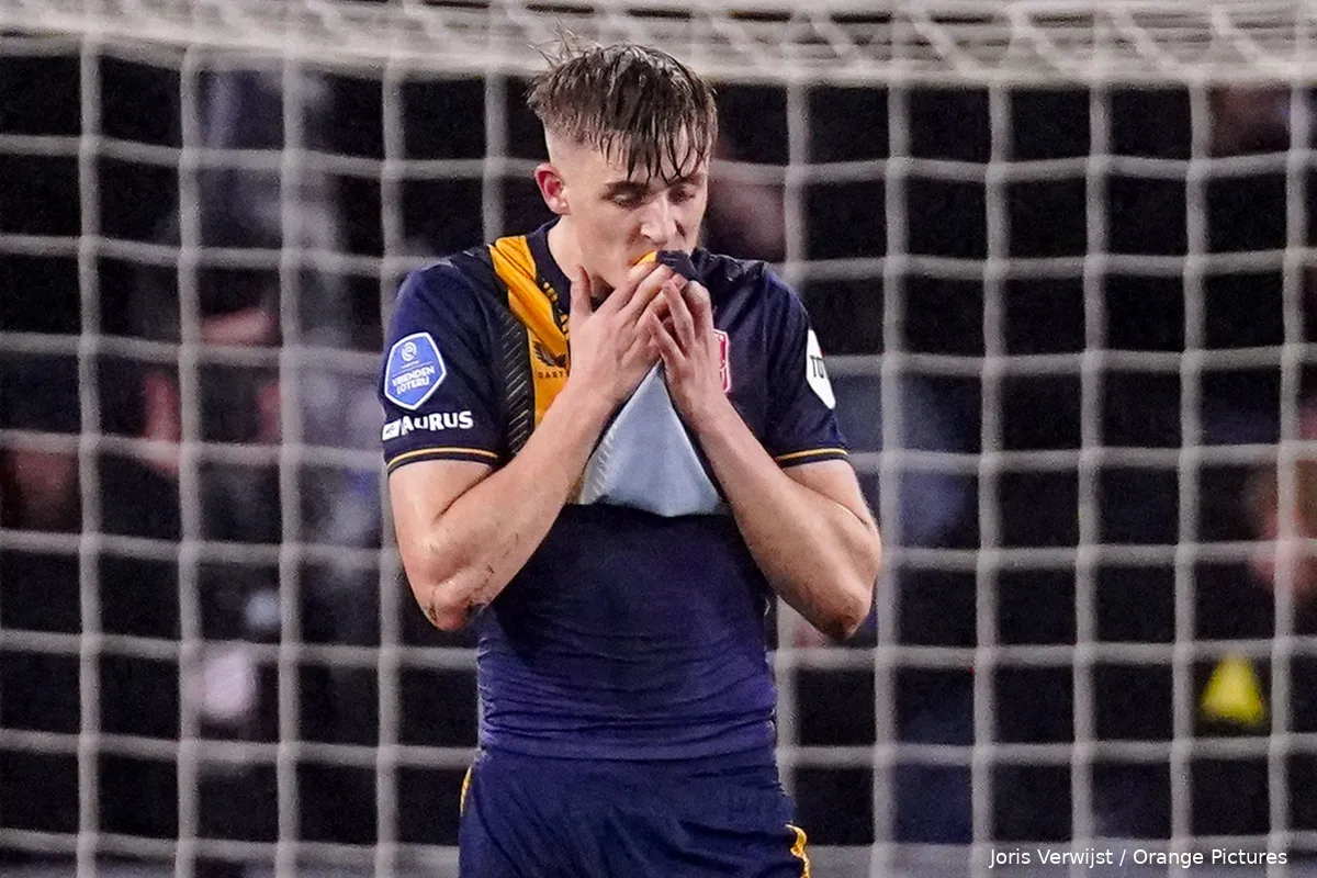 max bruns ingezoomd baalt psv fc twente 2023 2024