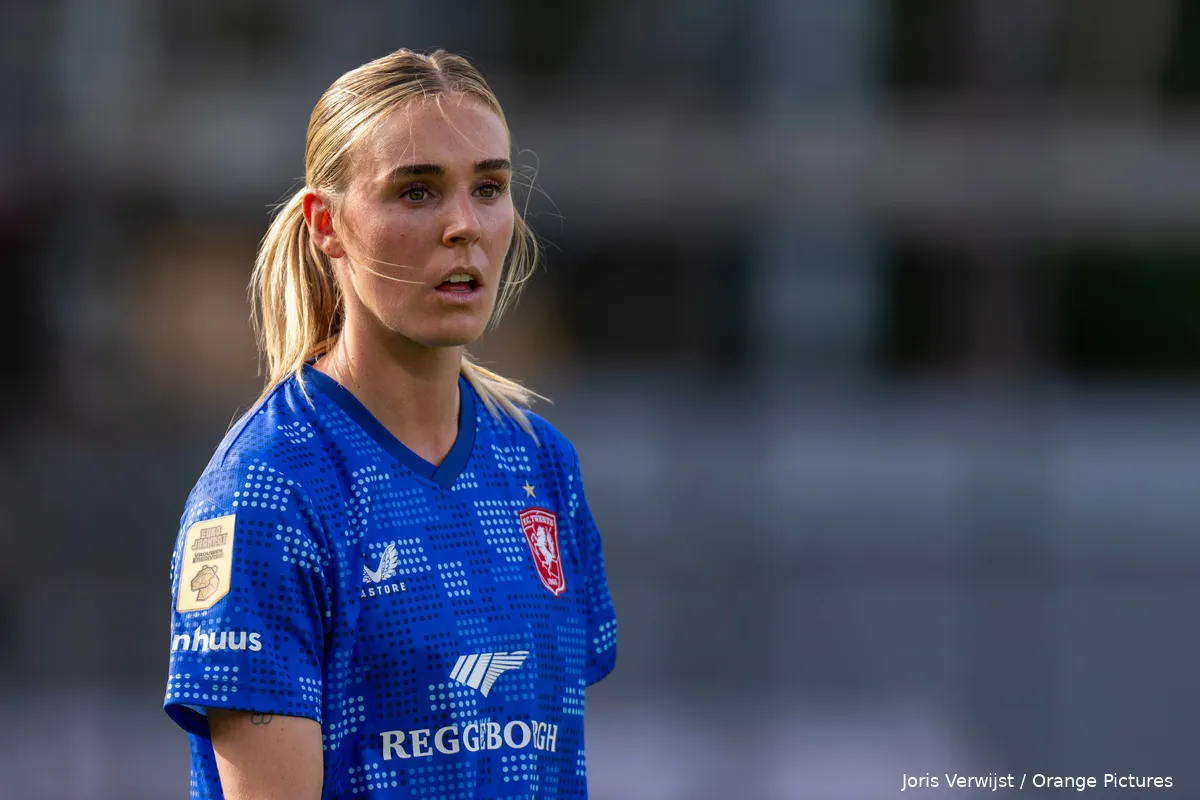 jill-roord-psv-fctwente-2025-2026-1-3