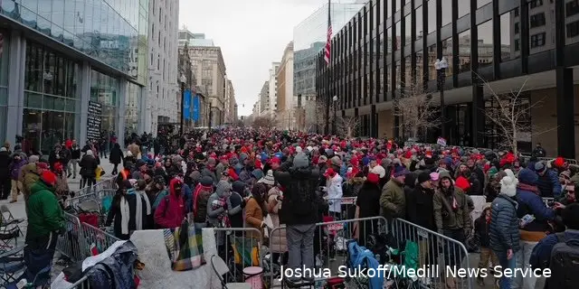 trump-fans-brave-frigid-temperatures-to-cheer-his-second-inauguration