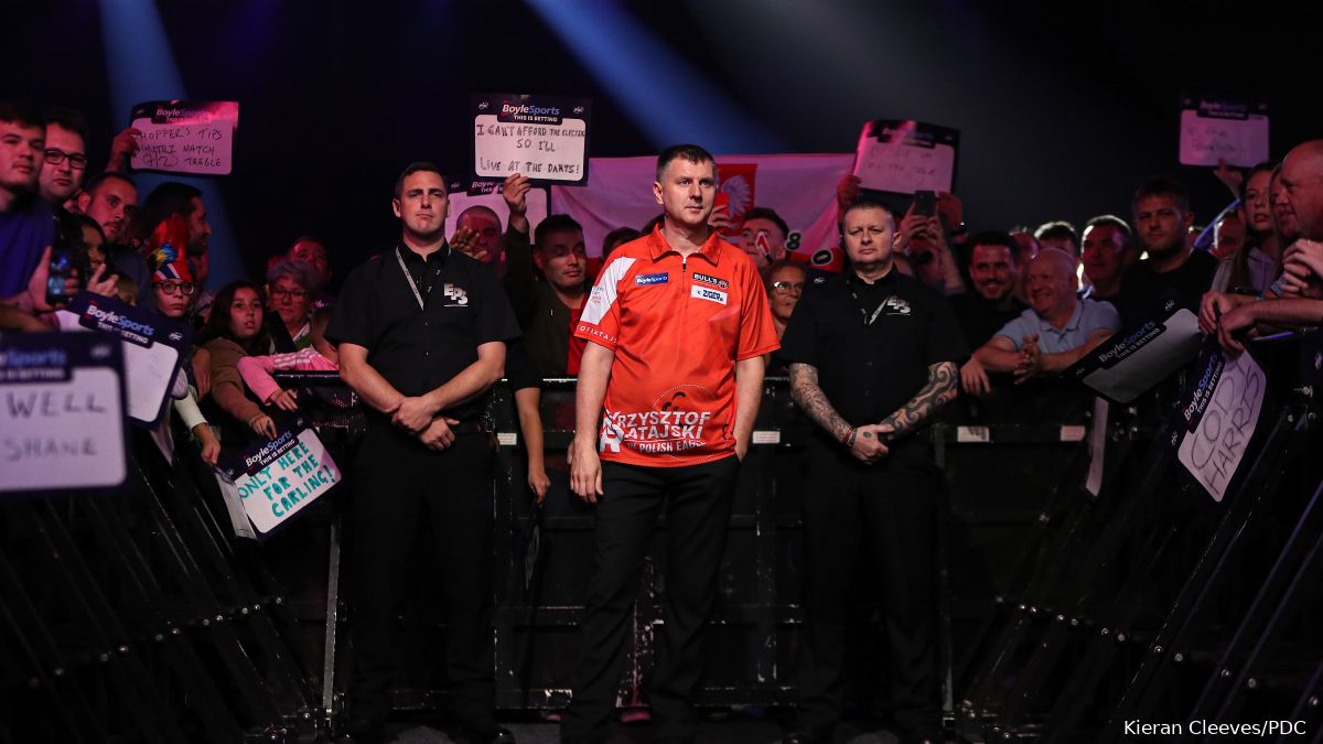 Darts fans can't get over 'phenomenal' mullet on World Championship  debutant - Daily Star