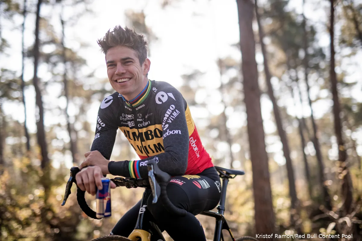 Van Aert moet nog even schipperen tussen Shimano en SRAM: 'Mag niet te vaak op wegfiets trainen'
