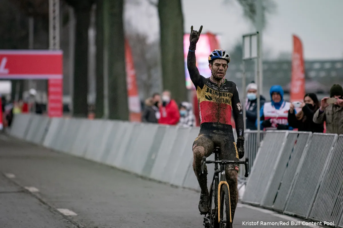 Wie stopt Wout van Aert? Belg schrijft ook Loenhout op zijn naam en loopt nu zes op zes
