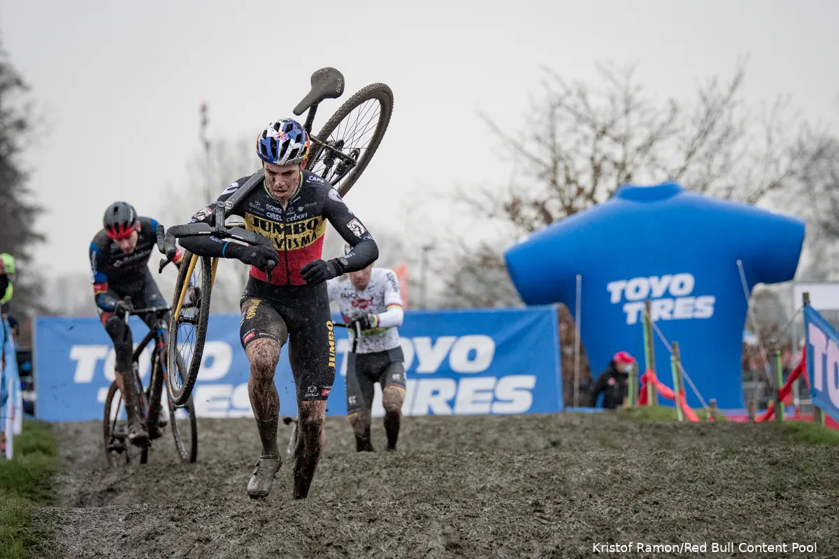 Vanuit België naar Breda en hardlopen in Spanje: Van Aert en Van der Poel werken zich alweer in het zweet