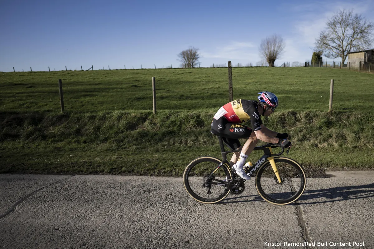 Gespot op Strava: Ging Van Aert sneller dan geloofwaardig was? En hoe sterk was Van Vleuten?