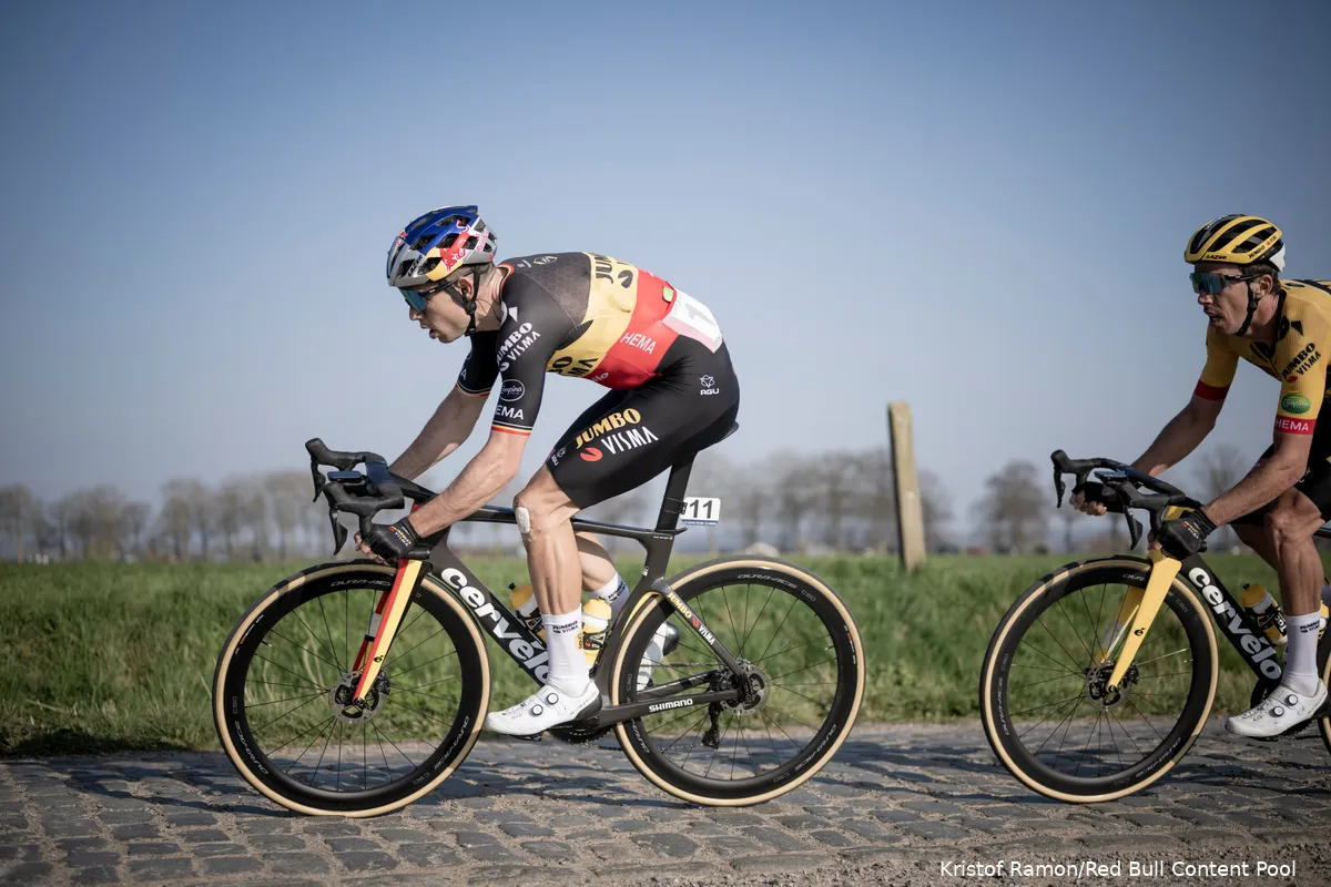 Haalt Van Aert Parijs-Roubaix? Plugge: 'Als hij vier weken rust moet nemen, dan is dat zo'