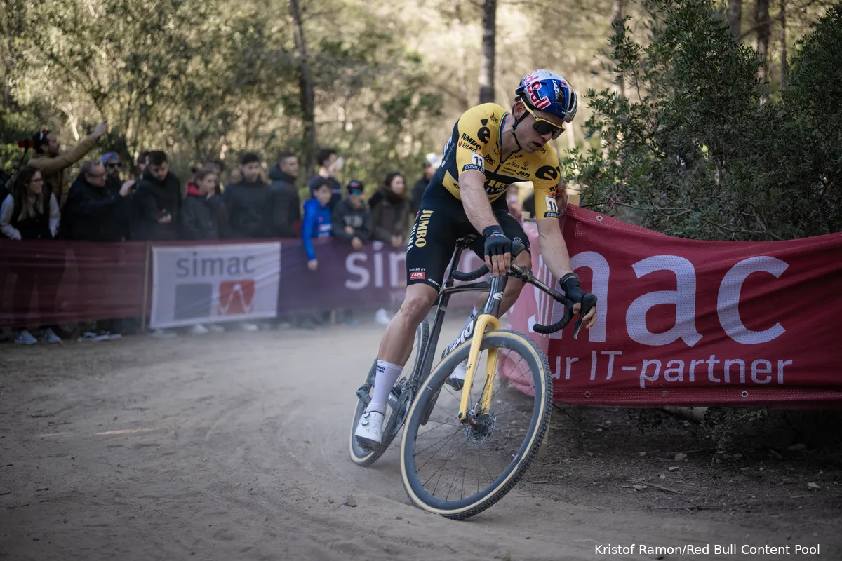 Wout van Aert na show in Houffalize: 'Mooi dat Jumbo-Visma me ondersteunt in dit project'