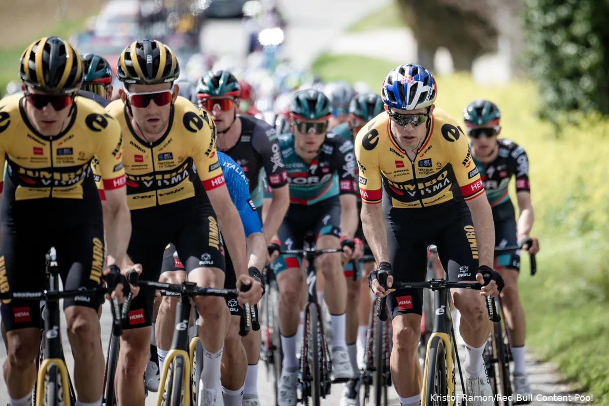 Van Aert noemt Milaan-Sanremo 'beetje scary' en rekent op kracht Jumbo-Visma bij ontmantelen Pogacar