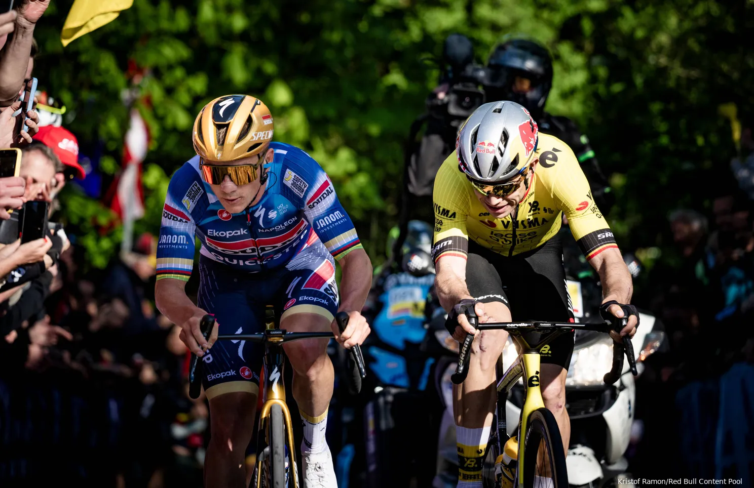 Belgische analisten betreuren gemis van Evenepoel in Sanremo: ‘Pogacar en Van der Poel hadden hem niet gelost’