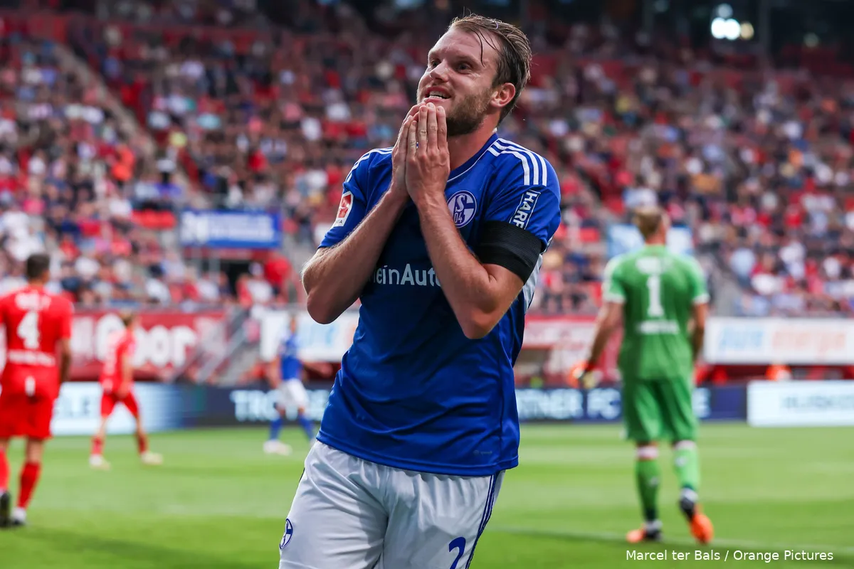 thomas ouwejan baalt oefenwedstrijd fc twente fc schalke 04 2022