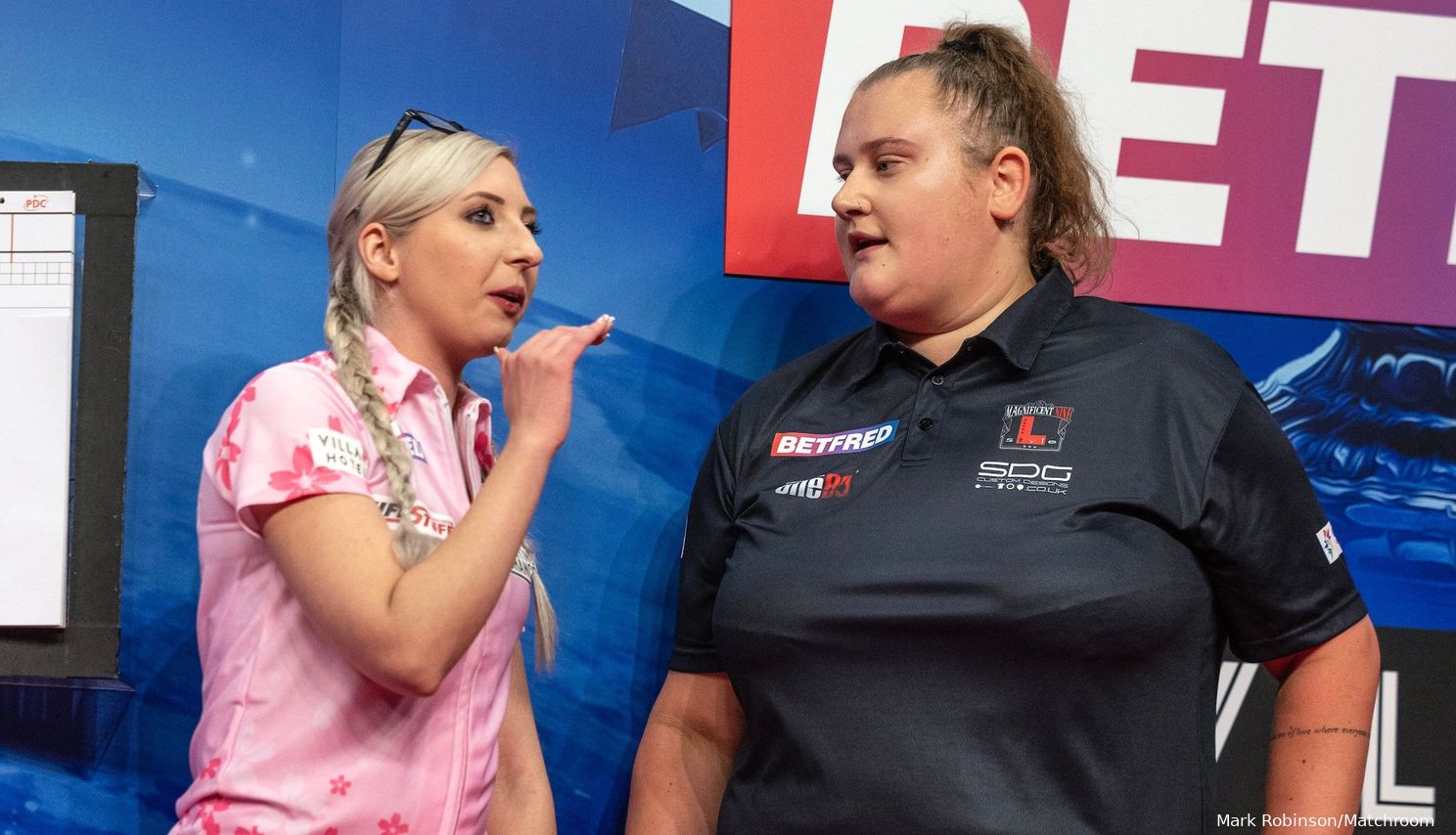 "Wil niet te lang treuren over deze finale, mijn doel is om het WK en de Grand Slam of Darts te halen" - Fallon Sherrock na verlies in finale Women's World Matchplay