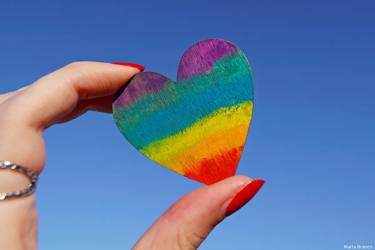 Nieuwe toolkit voor zorgprofessionals om meer bewustheid over gender- en LHBTI-sensitieve zorg te creëren