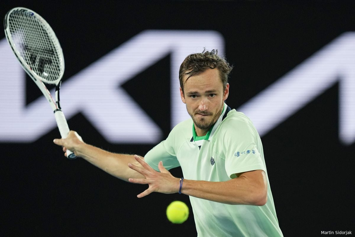 Medvedev another step closer to ATP Finals with dominant victory over Sinner in Vienna