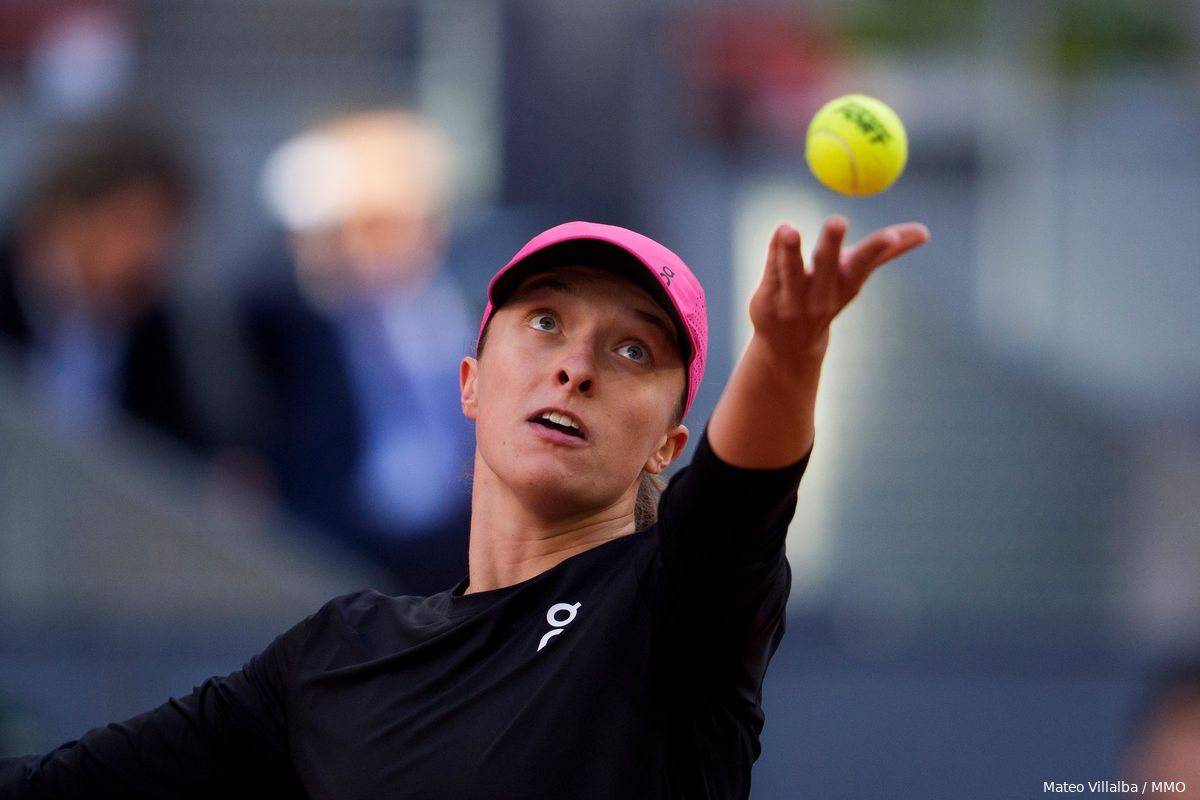 Swiatek Begins Possibly Historic Roland Garros Campaign With Easy Win