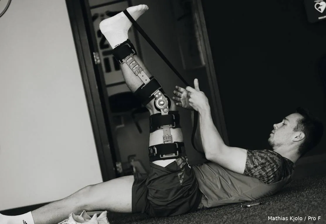 mathias-kjolo-brace-blessure-herstel