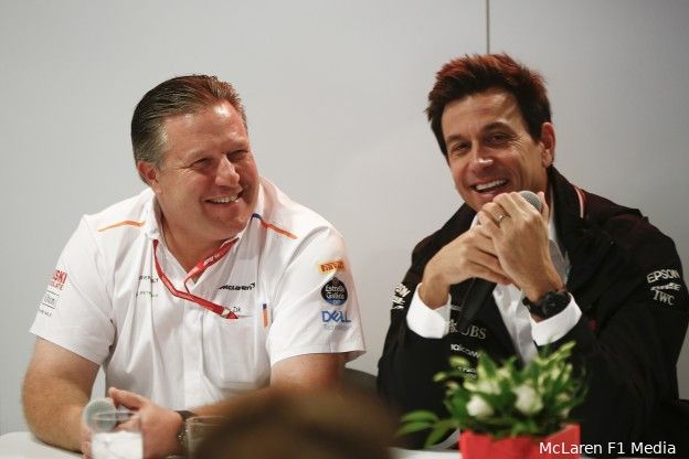 McLaren-CEO Brown vermoedt overtreding pitstop-reglementen bij 'sommige teams'