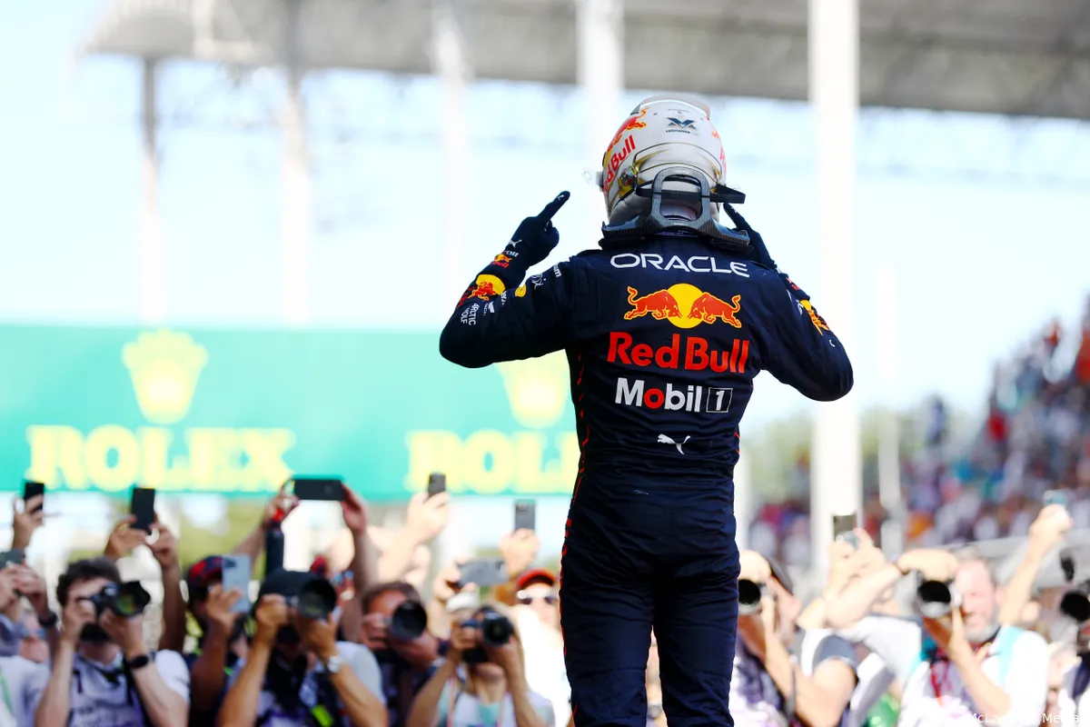 Albers verklaart kwalificatieproblemen Verstappen: 'Perez heeft het daar juist makkelijk mee'
