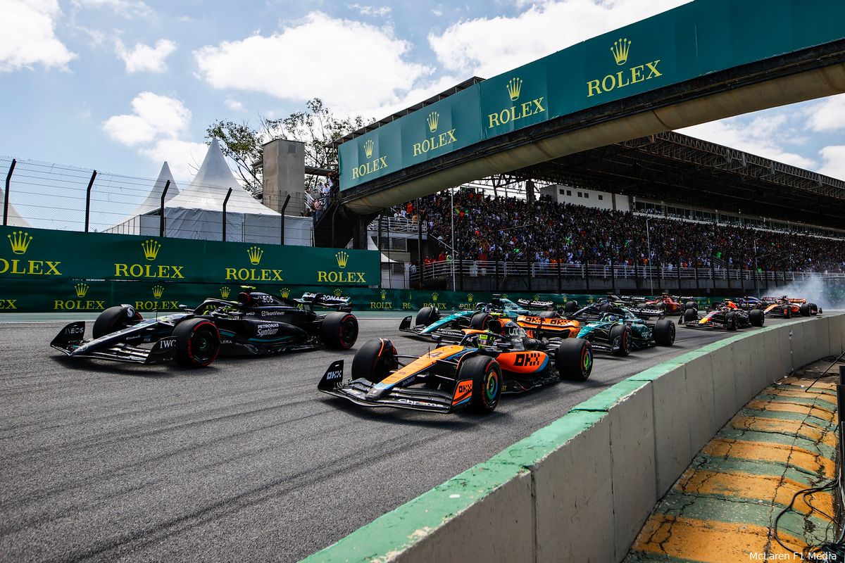 Gevecht met Pérez niet Alonso's hoogtepunt: 'Er was één cruciaal moment in de race'