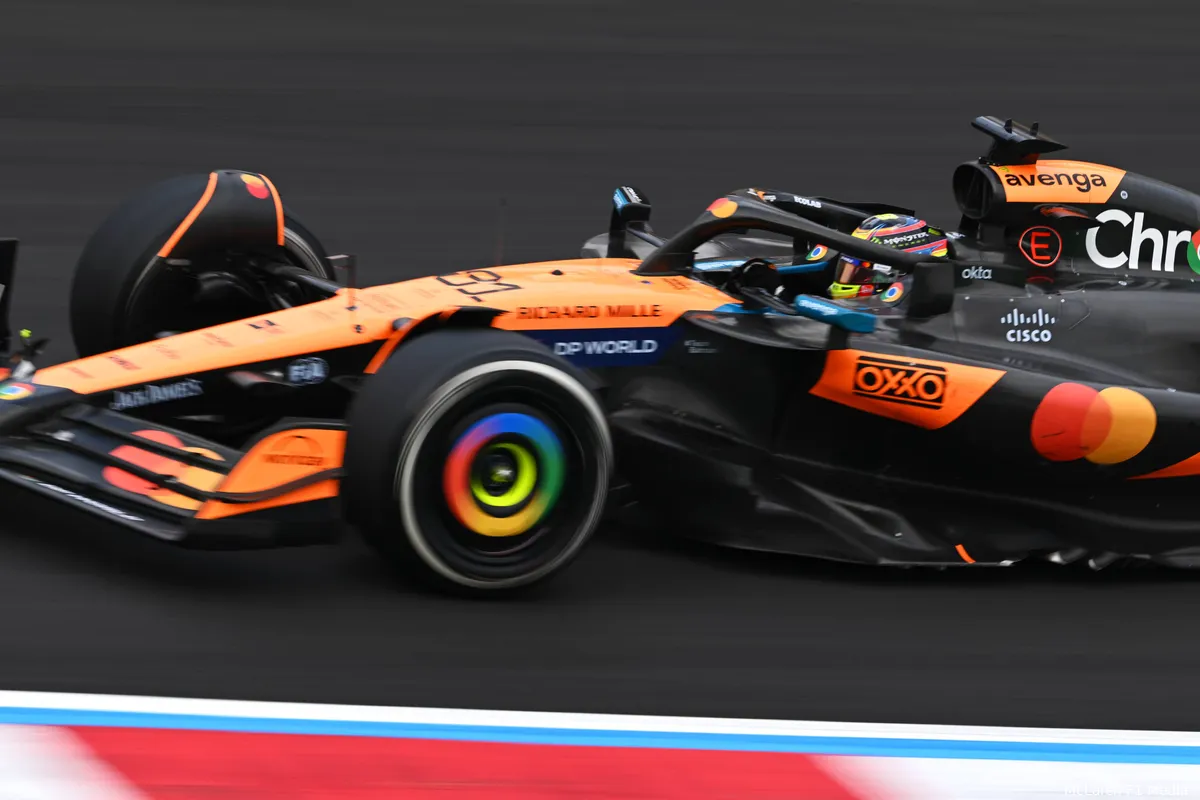 oscar piastri win china 2025 mclaren