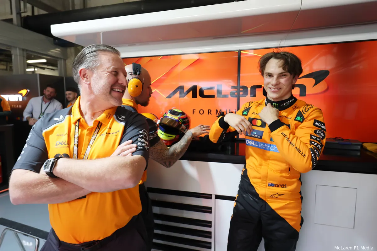 zak brown oscar piastri garage mclaren china 2025