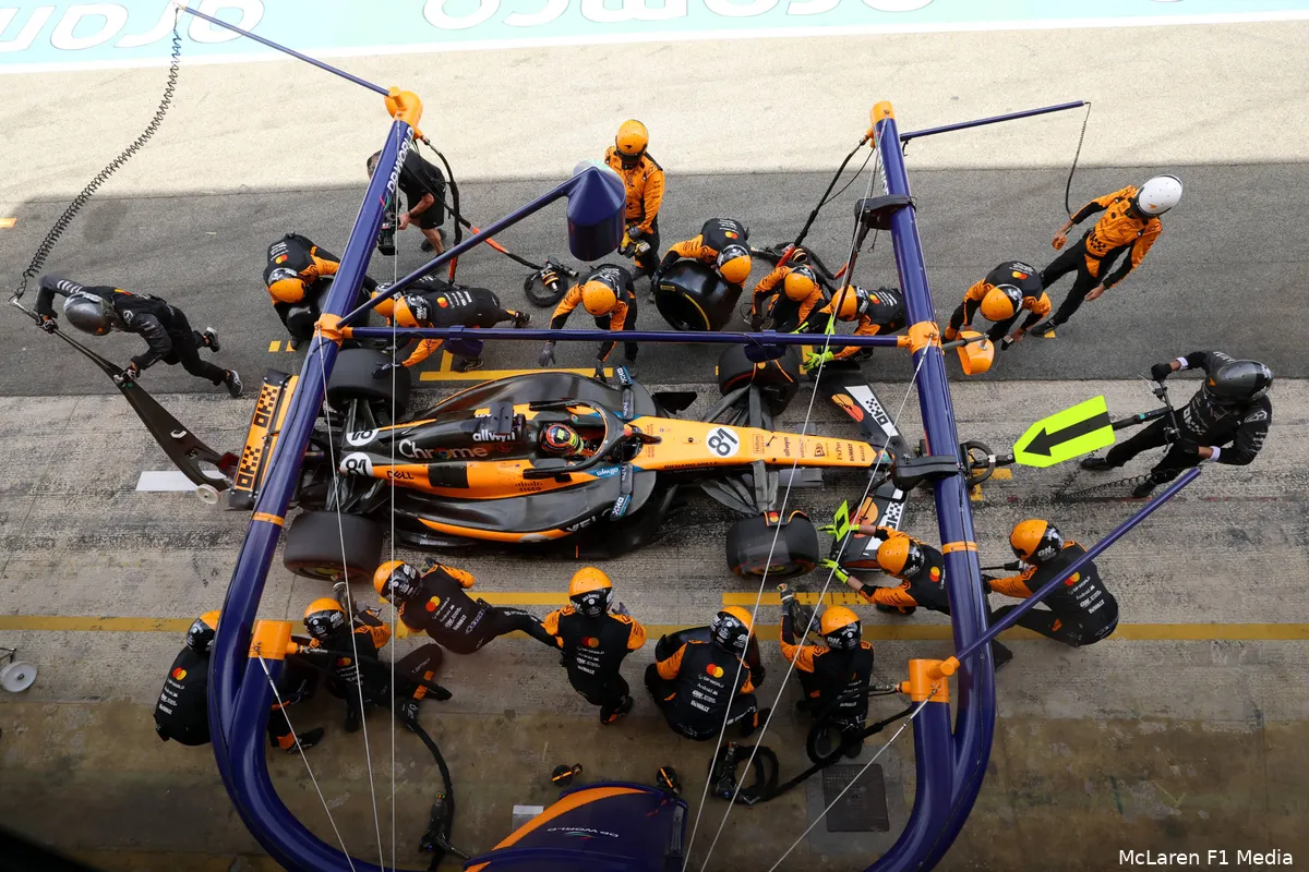 oscar piastri mclaren gp spanje 2025 zondag pitstop