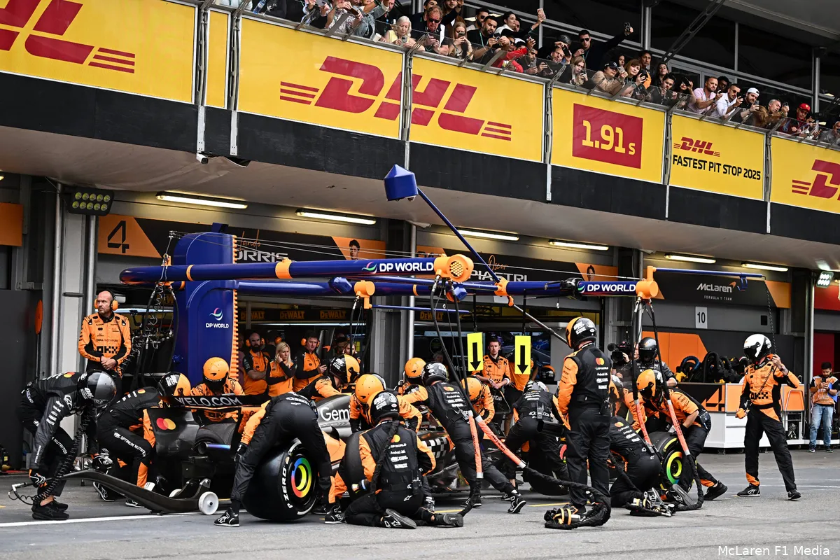 lando-norris-mclaren-gp-azerbeidzjan-2025-zondag-pitstop