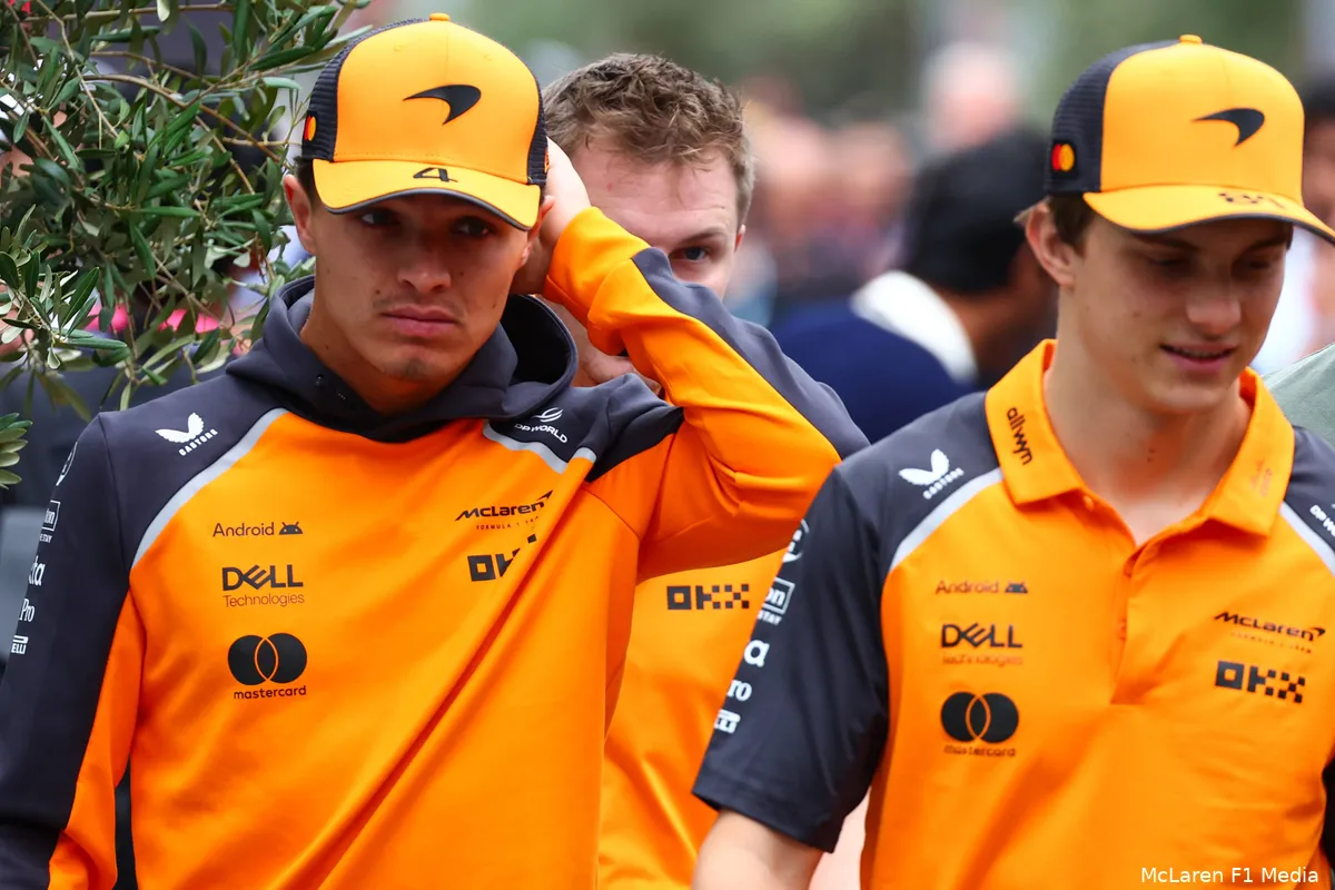 lando-norris-oscar-piastri-mclaren-baku-vrijdag