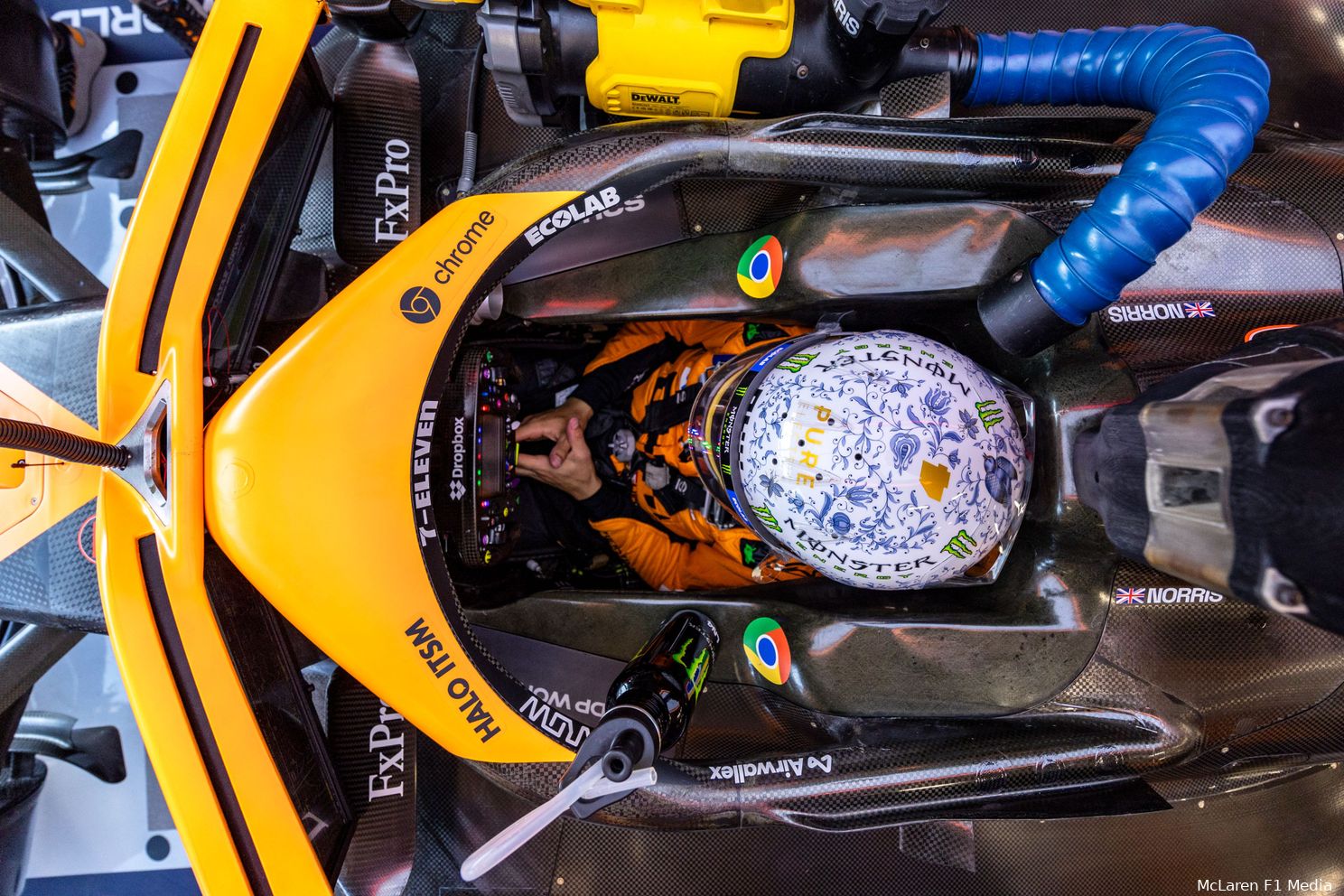 lando norris mclaren hongarije cockpit helm