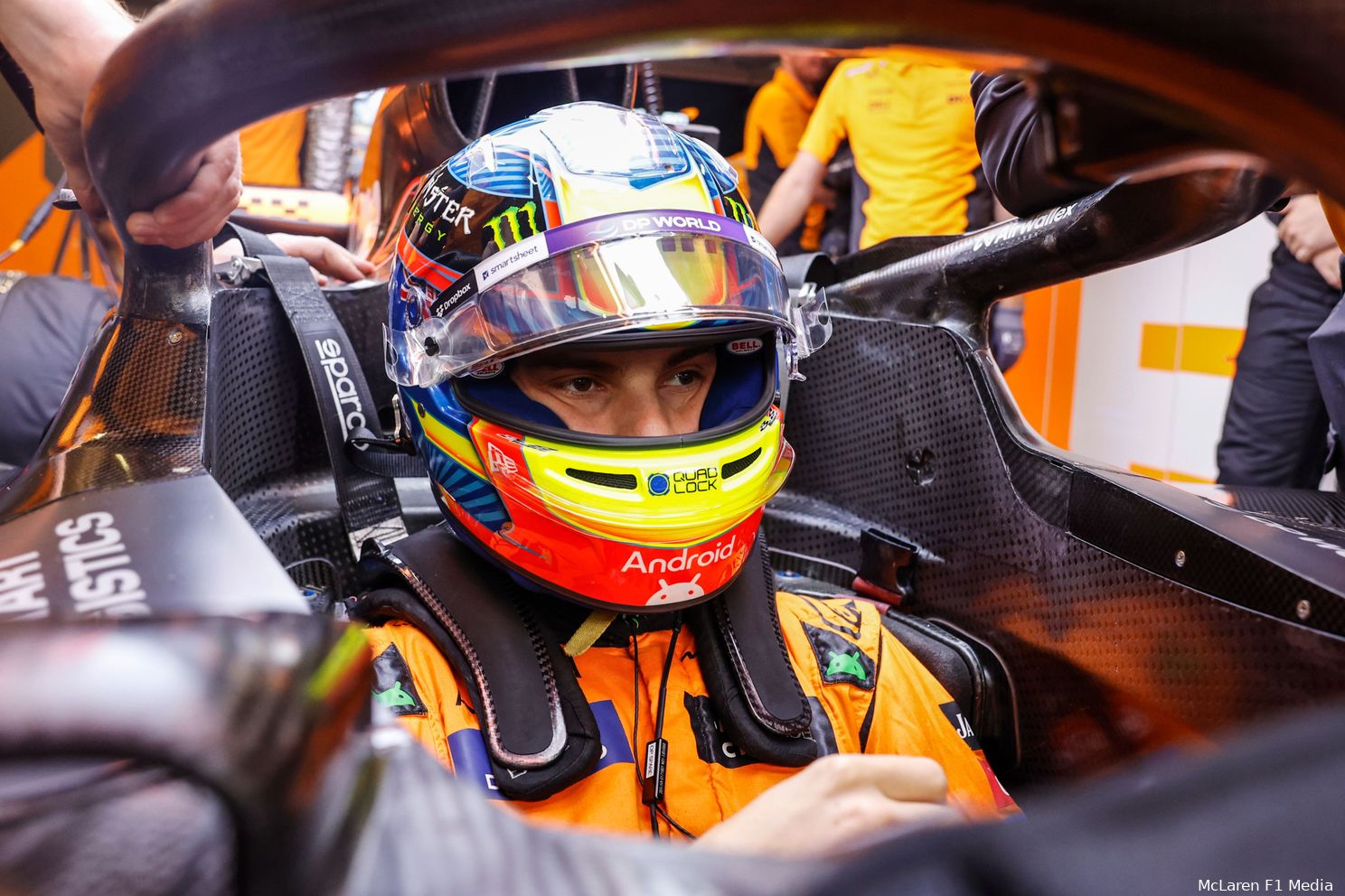 oscar piastri mclaren cockpit helm