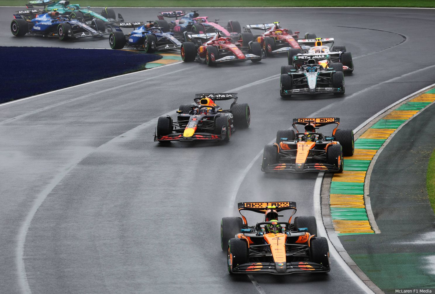 F1TV-analist denkt dat Verstappen ware snelheid Red Bull verbloemde in Australië