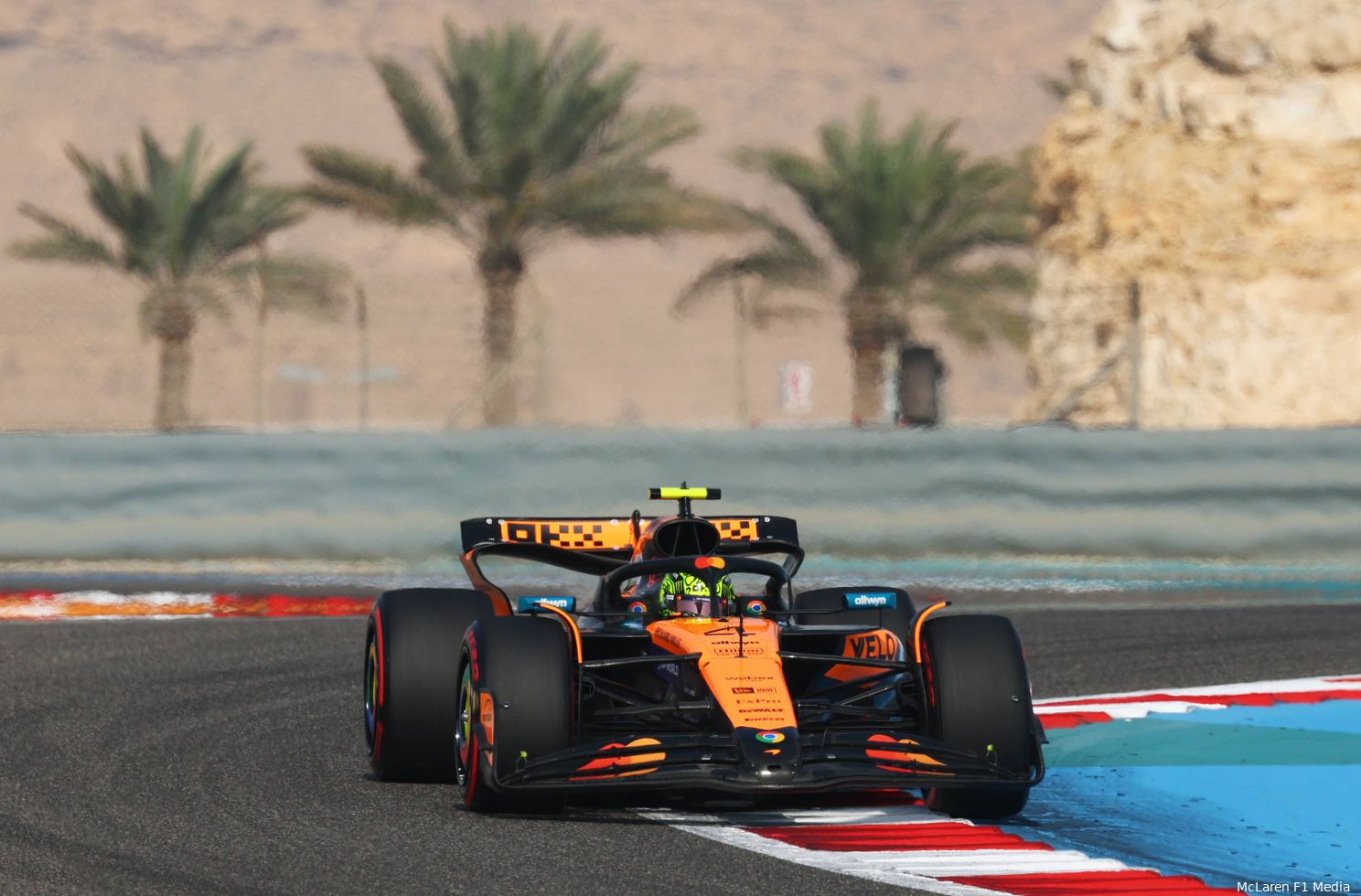 Norris kritisch: 'Voelt alsof ik nog nooit in een Formule 1-auto heb gereden'