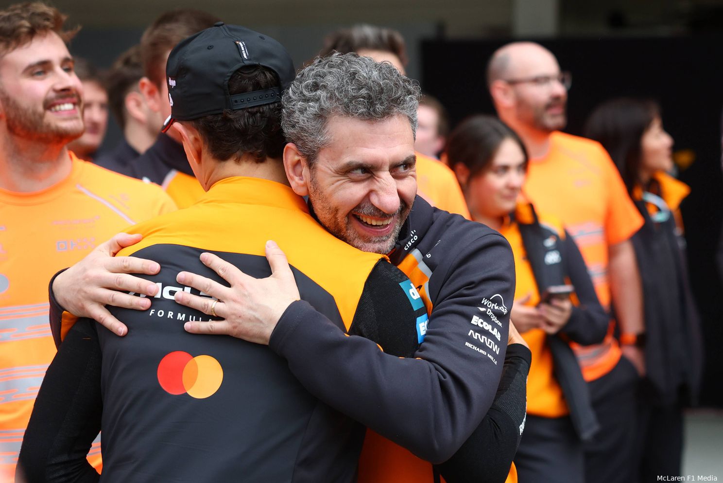 Doornbos voorspelt heibel: 'Meteen Mark Webber een appje gestuurd, hij accepteert dit niet langer'