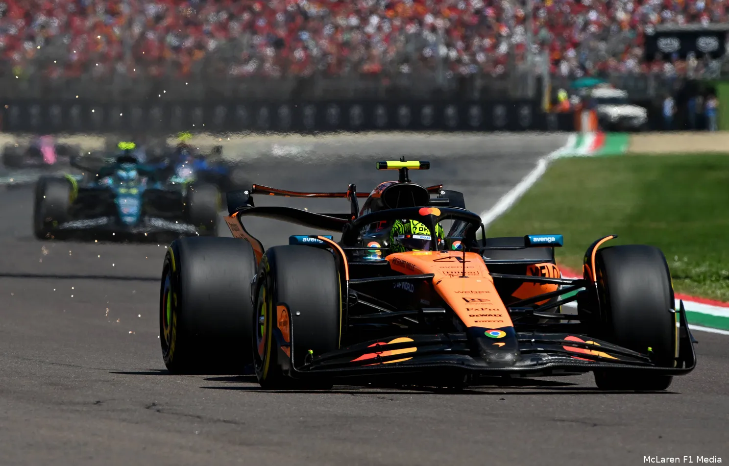 lando norris mclaren mcl39 imola 2025 1 fernando alonso drs