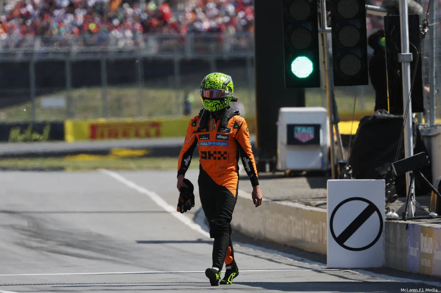 Journalisten zagen Verstappen en Russell naar de stewards gaan: '45 minuten later kwamen ze pas terug'