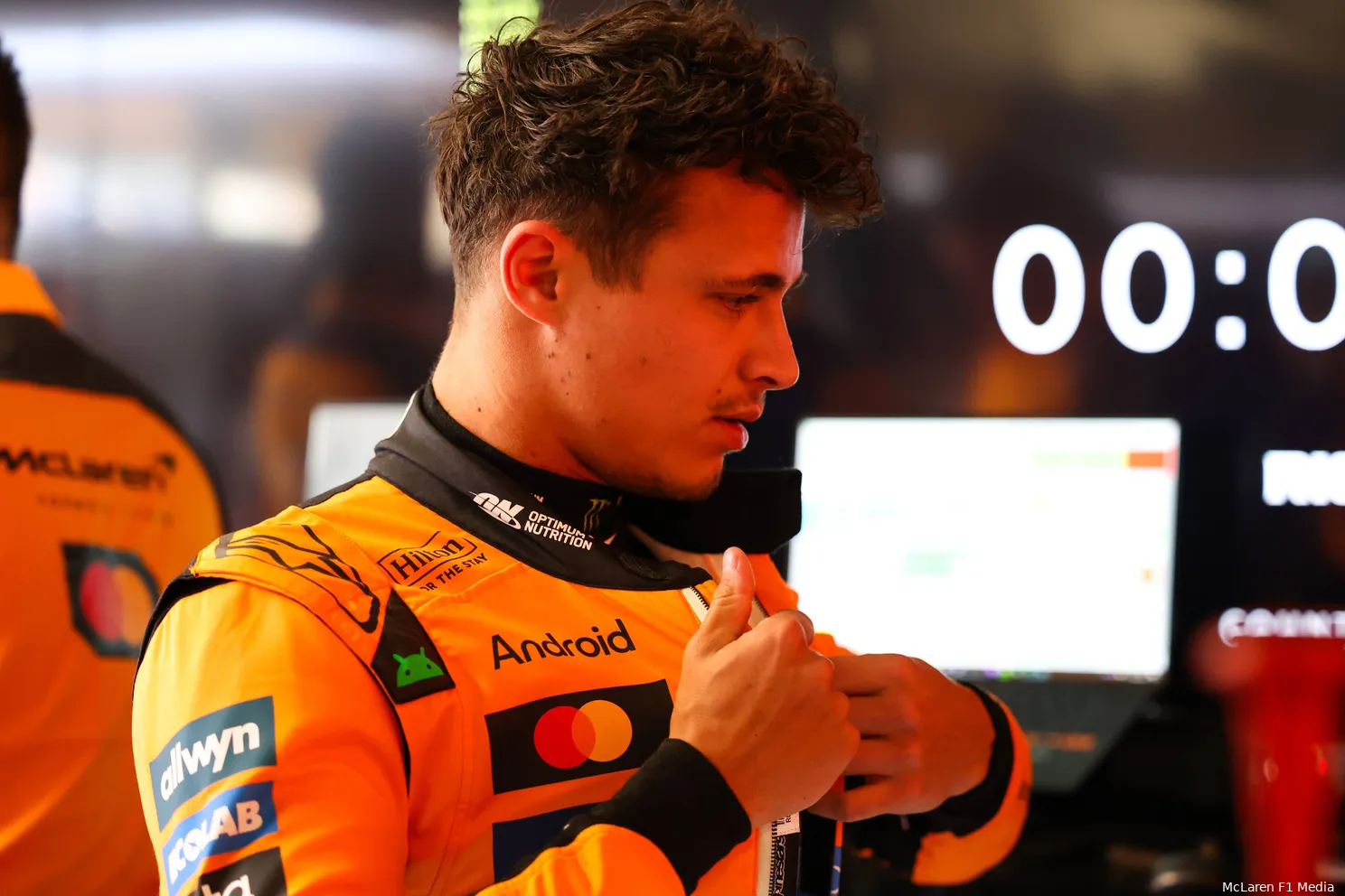 Coronel afkeurend richting McLaren: 'Norris moest gecoacht worden door zijn ingenieur'