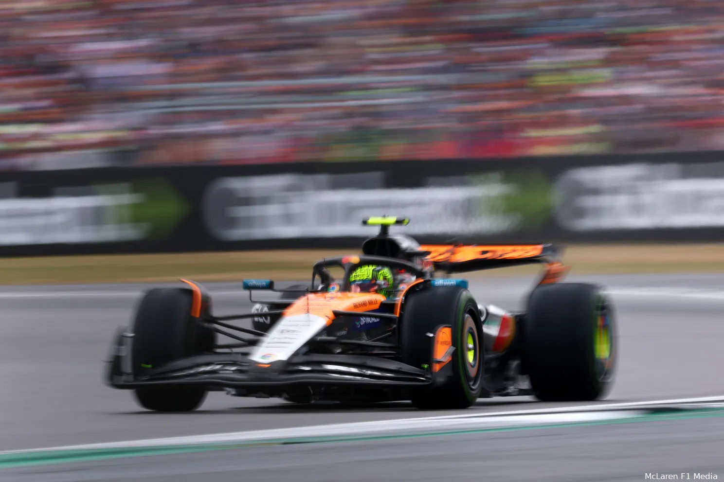 lando norris zondag silverstone mclaren win