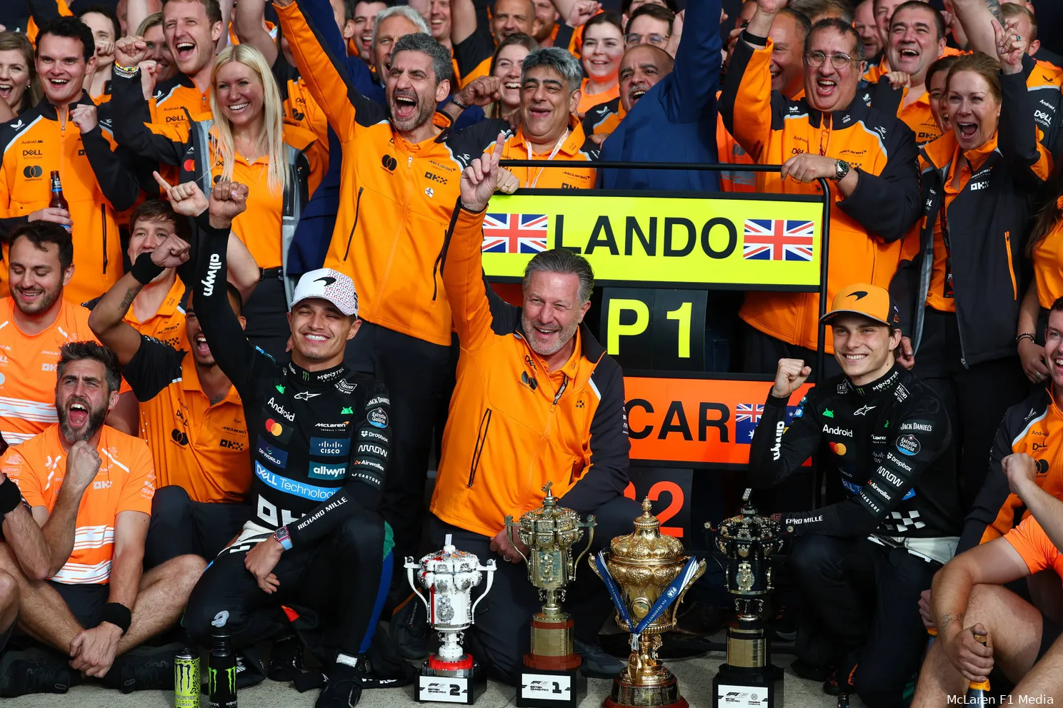 lando norris zondag silverstone mclaren win