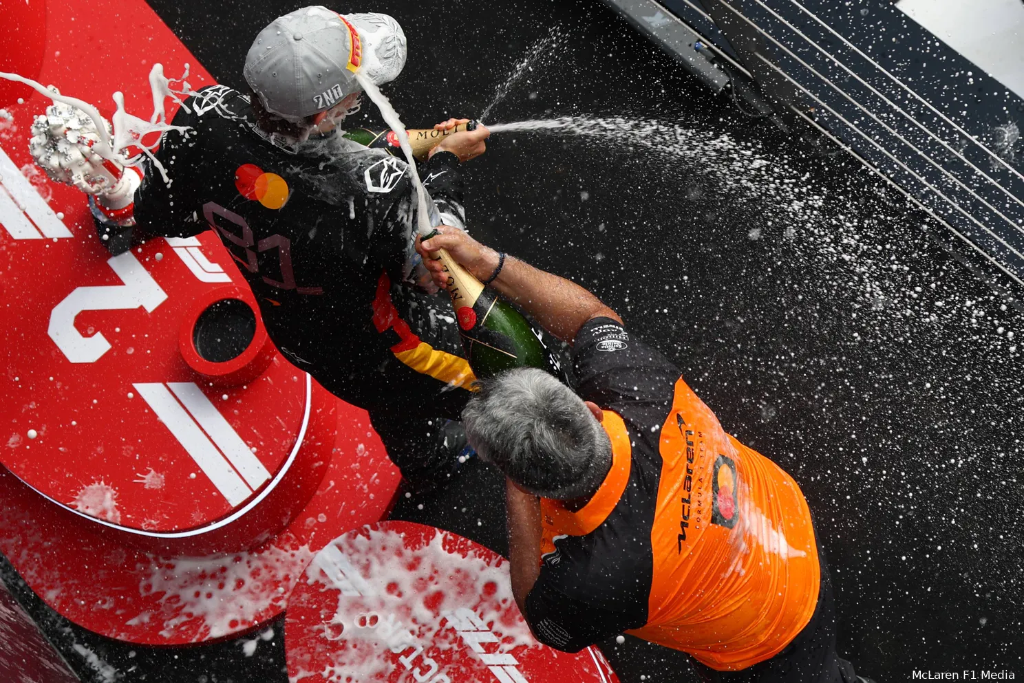 oscar piastri podium silverstone 2025