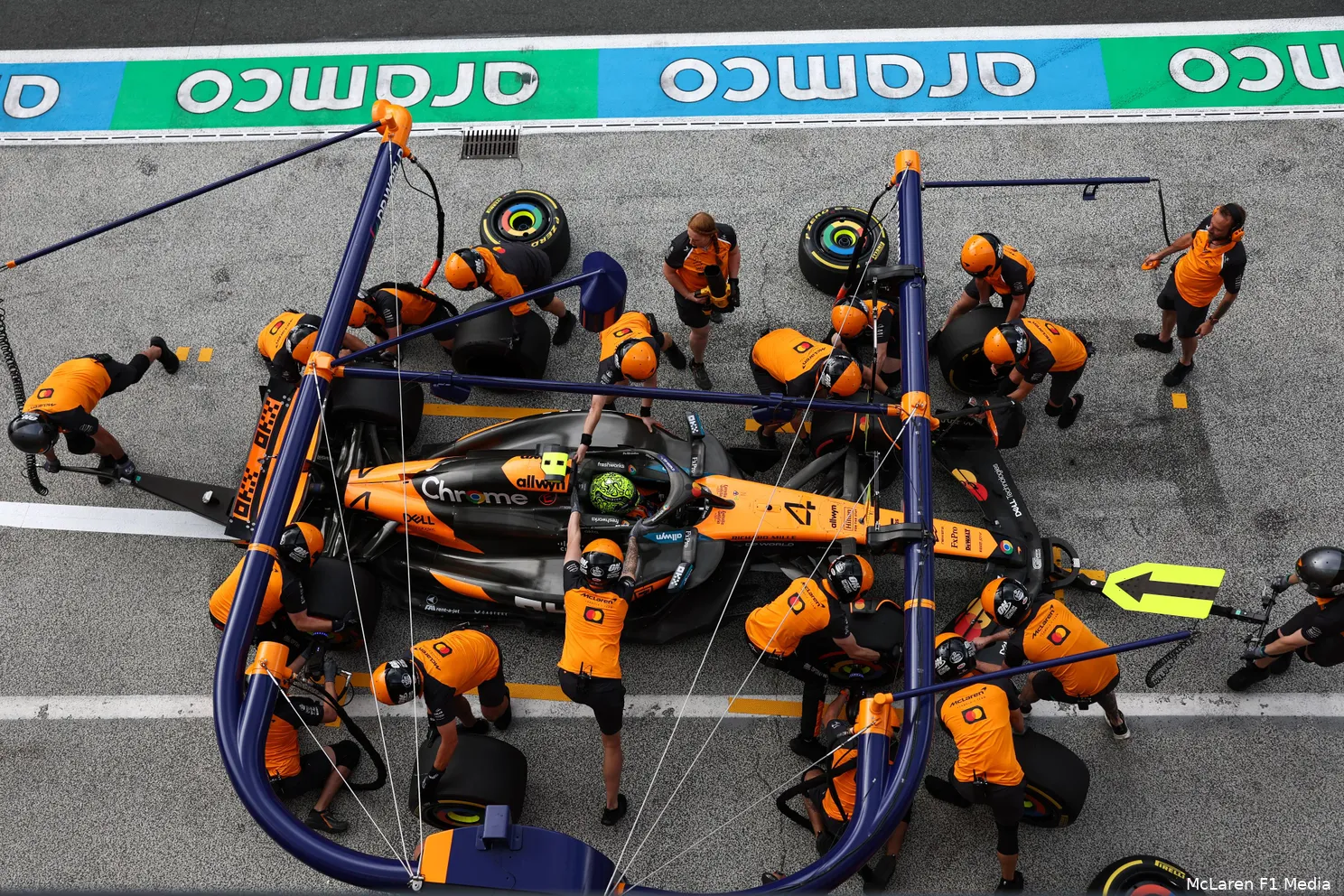 lando-norris-mclaren-mcl39-zandvoort-nederland-1-pitstop