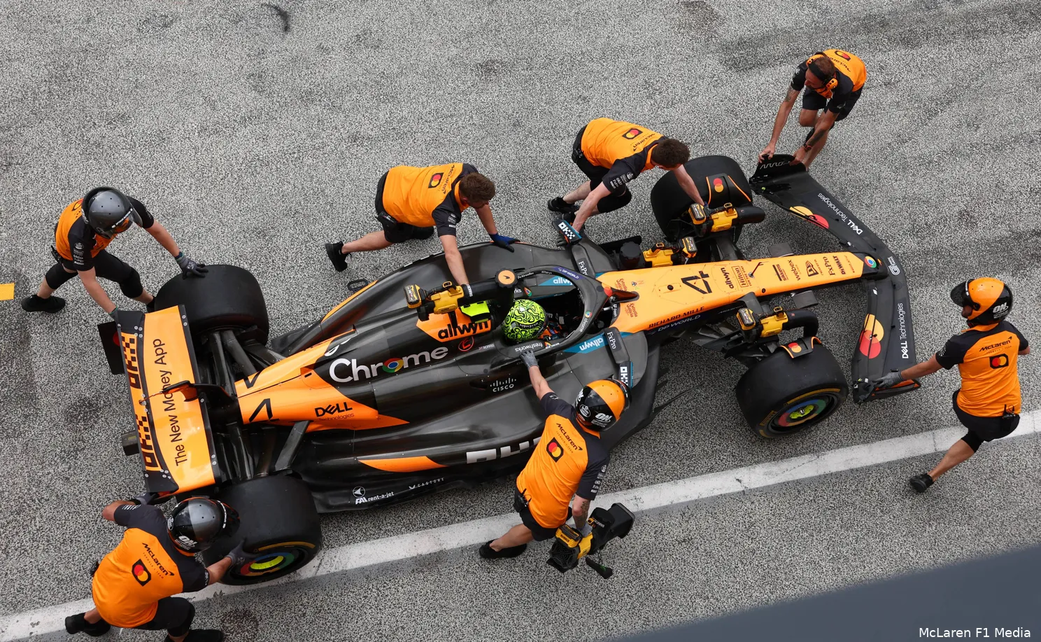 lando-norris-mclaren-mcl39-zandvoort-nederland-13-pitstop