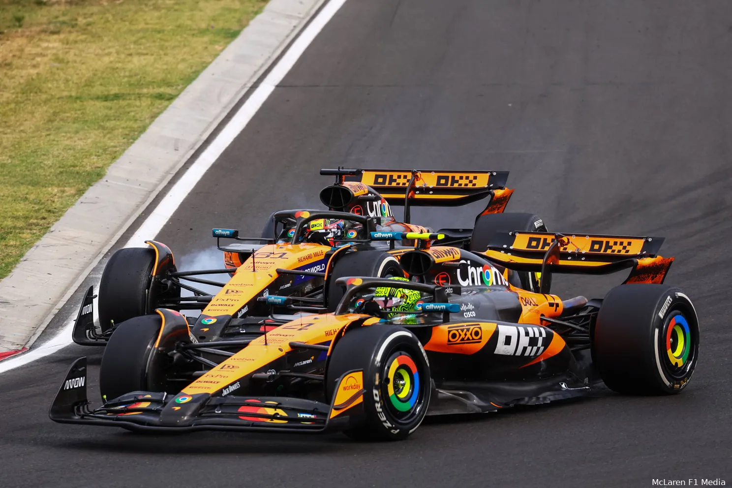 lando-norris-oscar-piastri-zondag-race-mclaren-hongarije