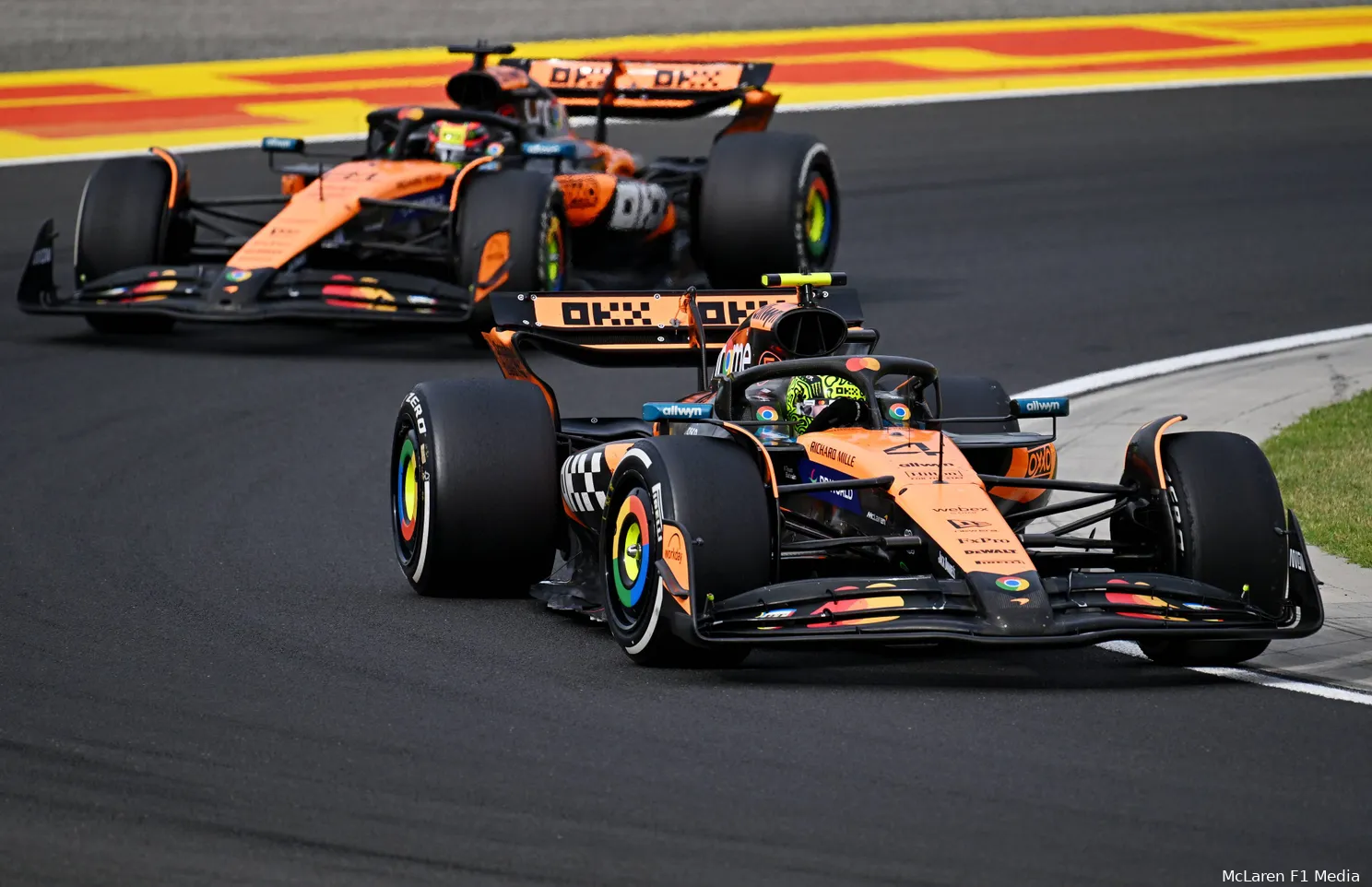 lando-norris-win-oscar-piastri-P2-hongarije-2025
